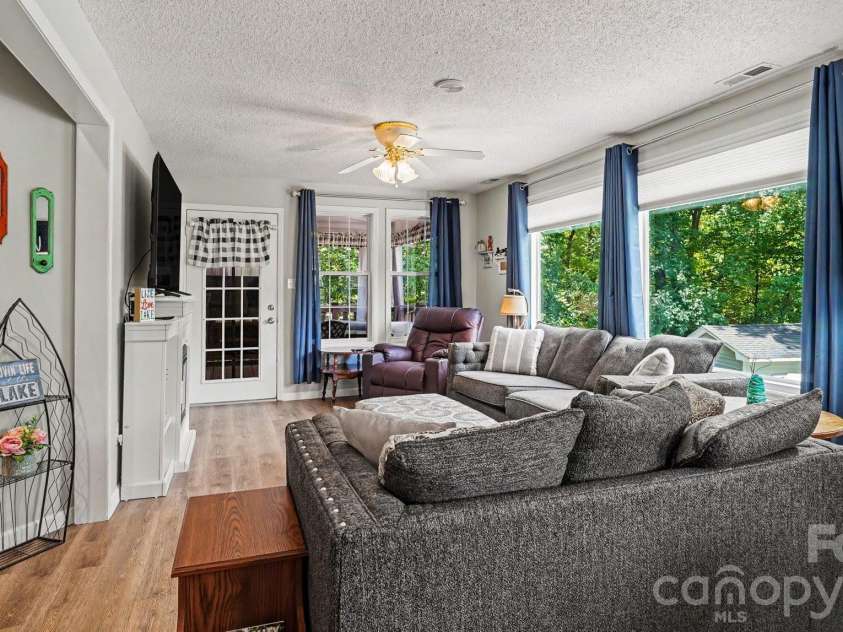 113 Lake View Drive, New London, NC 28127.  MLS# CAR4396569, YatesRealty ID 48706. 
