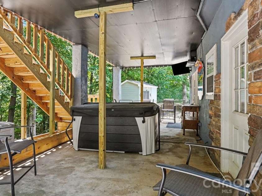 113 Lake View Drive, New London, NC 28127.  MLS# CAR4396569, YatesRealty ID 48706. 
