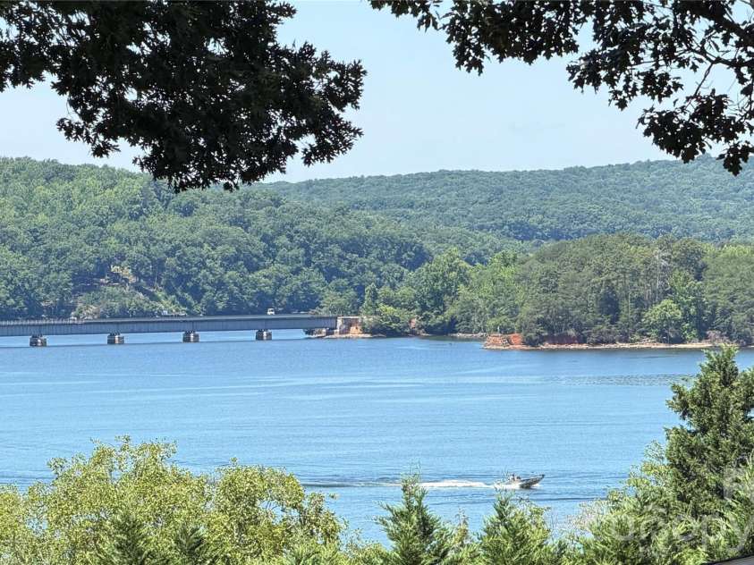 113 Lake View Drive, New London, NC 28127.  MLS# CAR4396569, YatesRealty ID 48706. 
