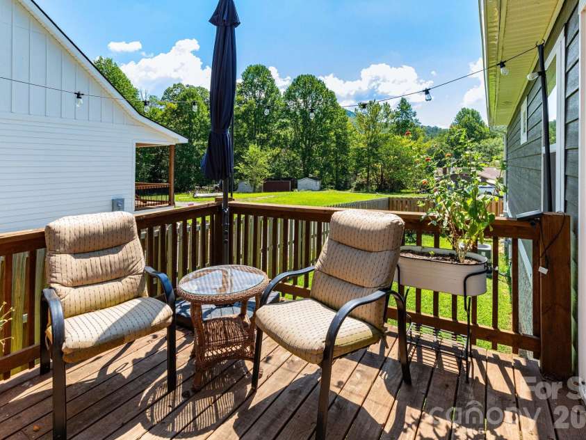 206 Padgettown Road, Black Mountain, NC 28711.  MLS# CAR4421314, YatesRealty ID 48707. Back Deck