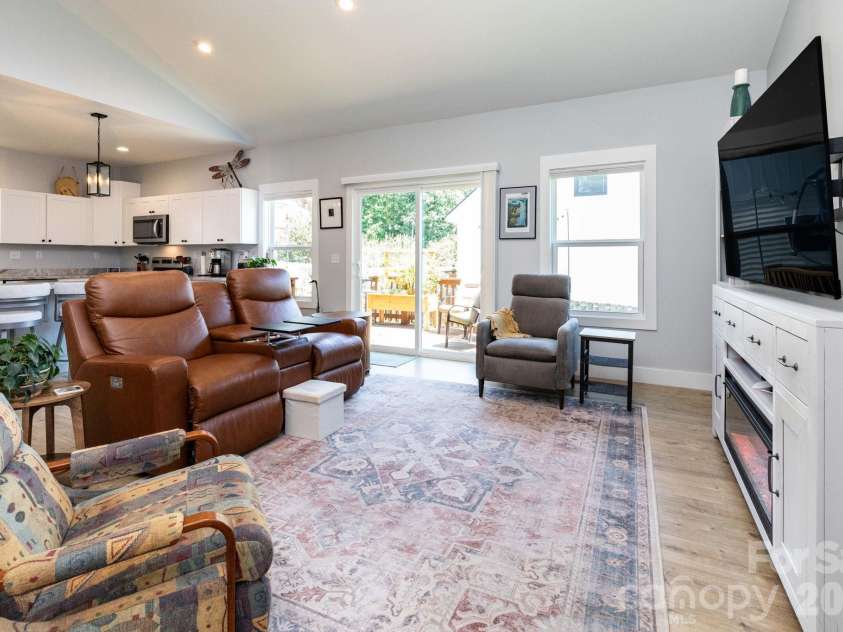206 Padgettown Road, Black Mountain, NC 28711.  MLS# CAR4421314, YatesRealty ID 48707. Living Room