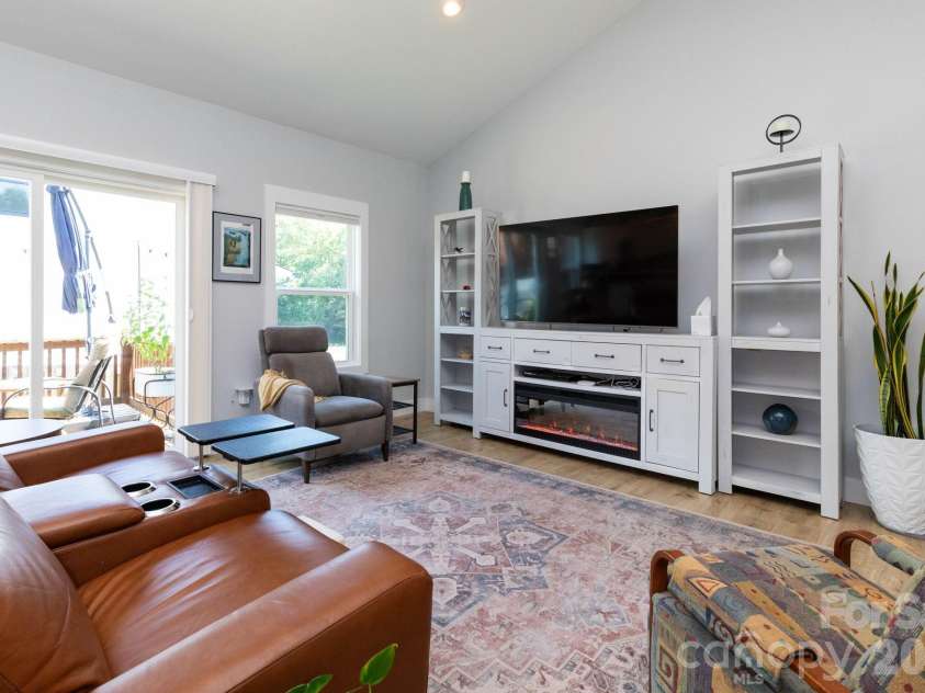 206 Padgettown Road, Black Mountain, NC 28711.  MLS# CAR4421314, YatesRealty ID 48707. Living Room