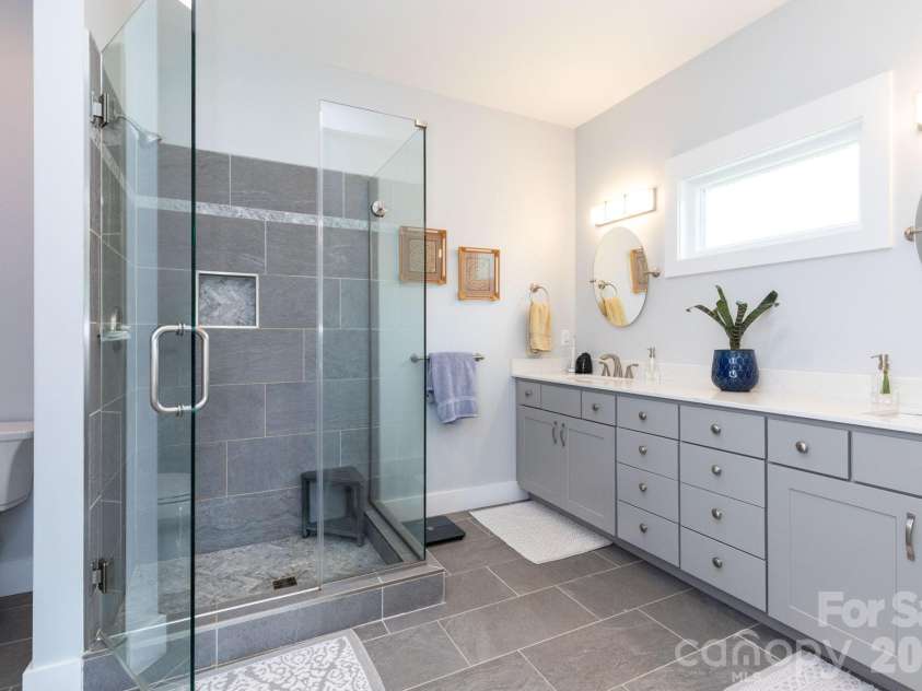 206 Padgettown Road, Black Mountain, NC 28711.  MLS# CAR4421314, YatesRealty ID 48707. Primary Bathroom