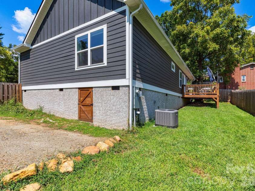 206 Padgettown Road, Black Mountain, NC 28711.  MLS# CAR4421314, YatesRealty ID 48707. Side Yard, Extra Parking