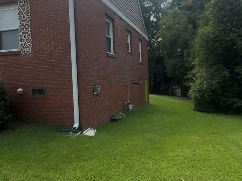 543 Bowman Road, Charlotte, NC 28217.  MLS# CAR4421067, YatesRealty ID 48708. 