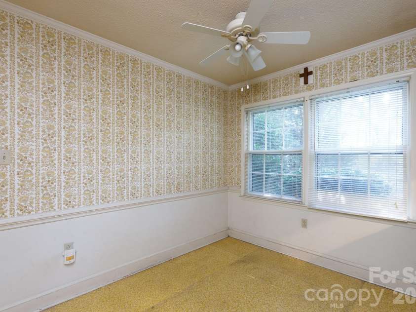 6323 Chalyce Lane, Charlotte, NC 28270.  MLS# CAR4418744, YatesRealty ID 48709. Breakfast Room