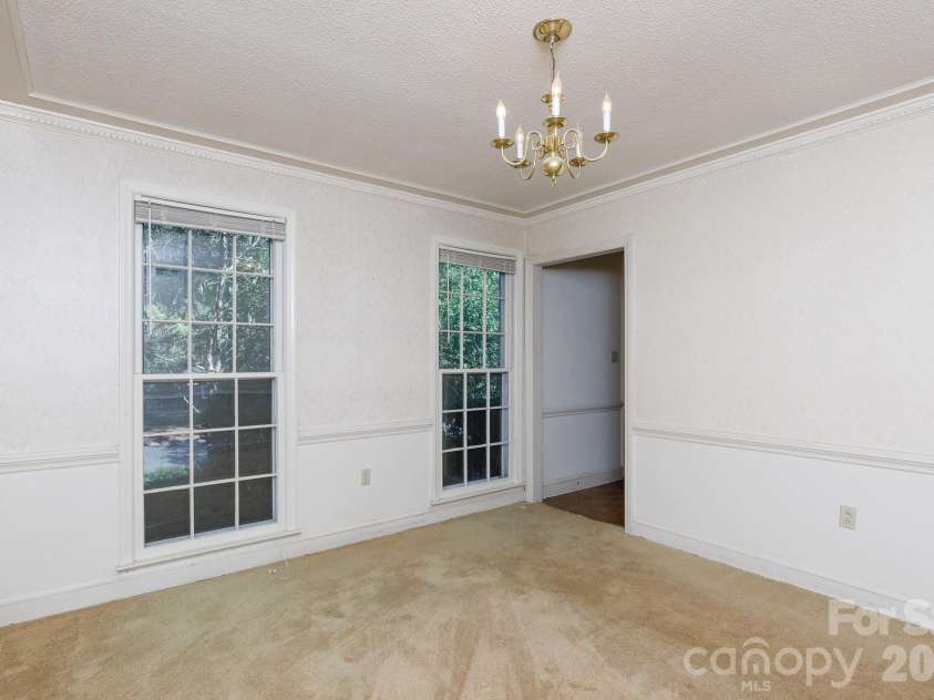 6323 Chalyce Lane, Charlotte, NC 28270.  MLS# CAR4418744, YatesRealty ID 48709. Dining room