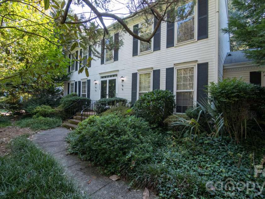 6323 Chalyce Lane, Charlotte, NC 28270.  MLS# CAR4418744, YatesRealty ID 48709. Front Walkway