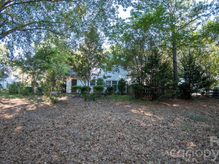 6323 Chalyce Lane, Charlotte, NC 28270.  MLS# CAR4418744, YatesRealty ID 48709. Huge back yard