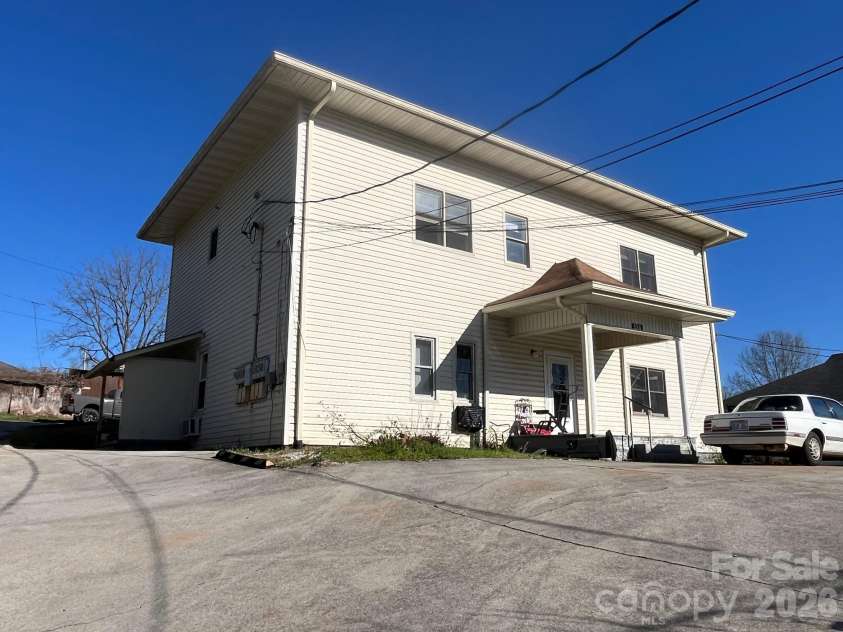 524 Baldwin Avenue, Marion, NC 28752.  MLS# CAR4357169, YatesRealty ID 4871. 