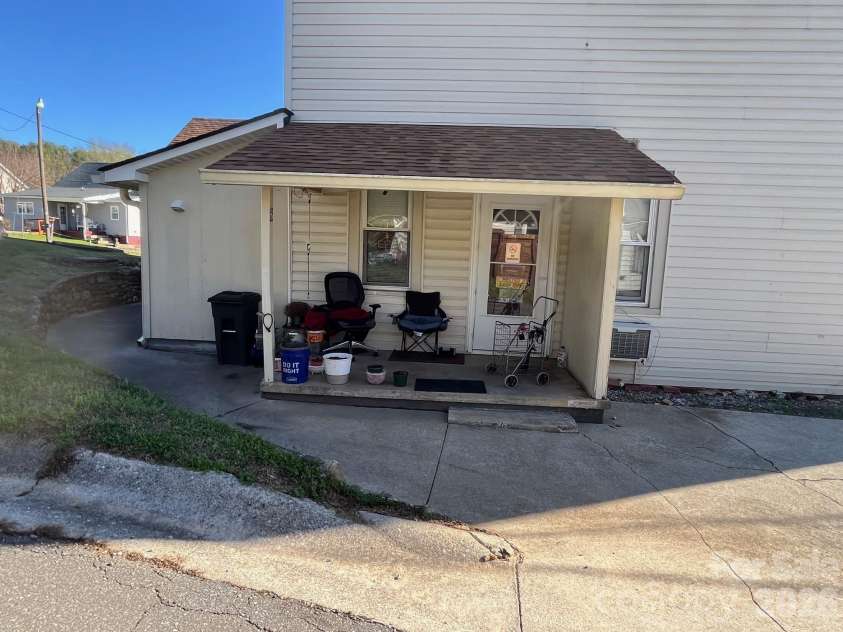 524 Baldwin Avenue, Marion, NC 28752.  MLS# CAR4357169, YatesRealty ID 4871. 