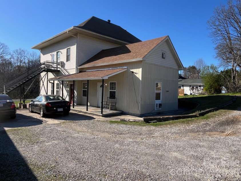 524 Baldwin Avenue, Marion, NC 28752.  MLS# CAR4357169, YatesRealty ID 4871. 