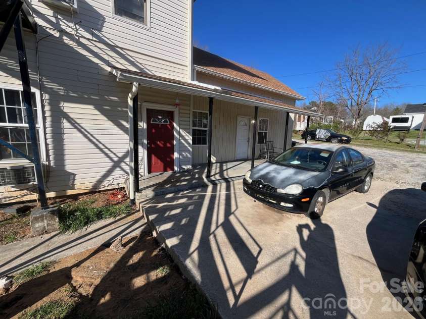 524 Baldwin Avenue, Marion, NC 28752.  MLS# CAR4357169, YatesRealty ID 4871. 