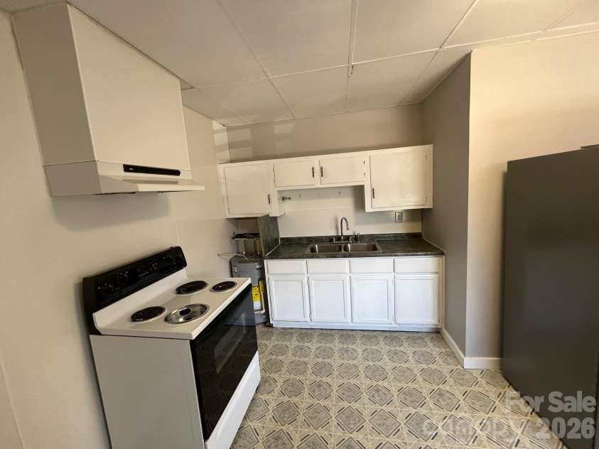 524 Baldwin Avenue, Marion, NC 28752.  MLS# CAR4357169, YatesRealty ID 4871. 