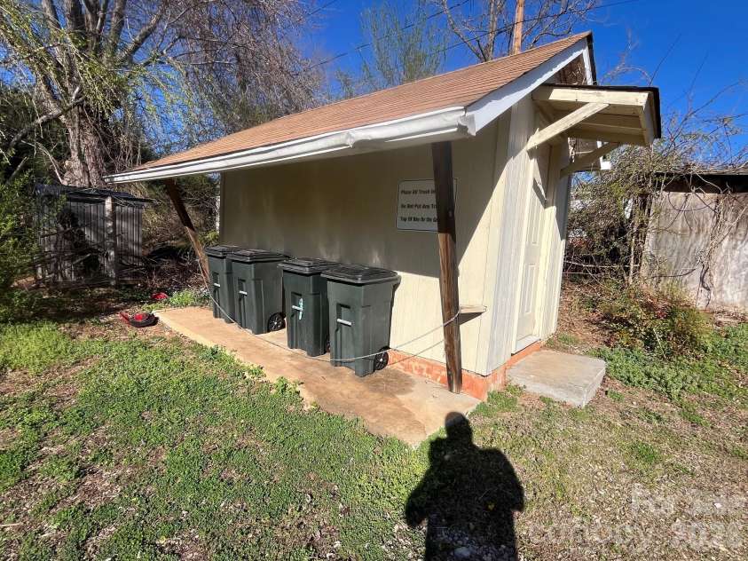 524 Baldwin Avenue, Marion, NC 28752.  MLS# CAR4357169, YatesRealty ID 4871. 