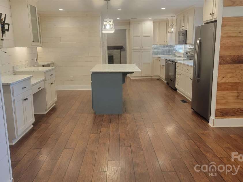 8282 Park Edwards Road, Kannapolis, NC 28081.  MLS# CAR4258697, YatesRealty ID 4871. 