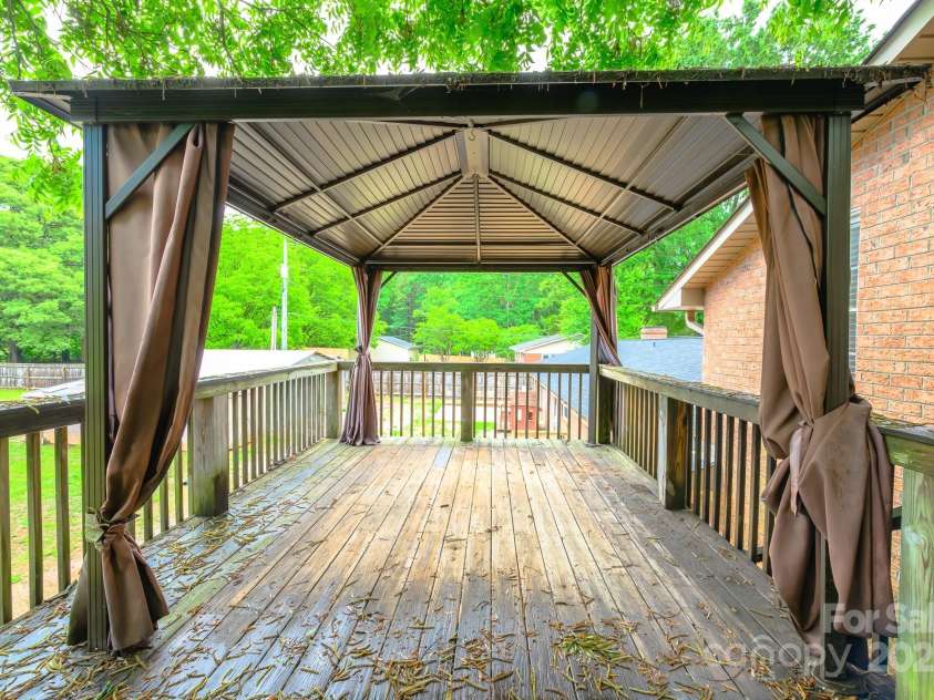 8282 Park Edwards Road, Kannapolis, NC 28081.  MLS# CAR4258697, YatesRealty ID 4871. 