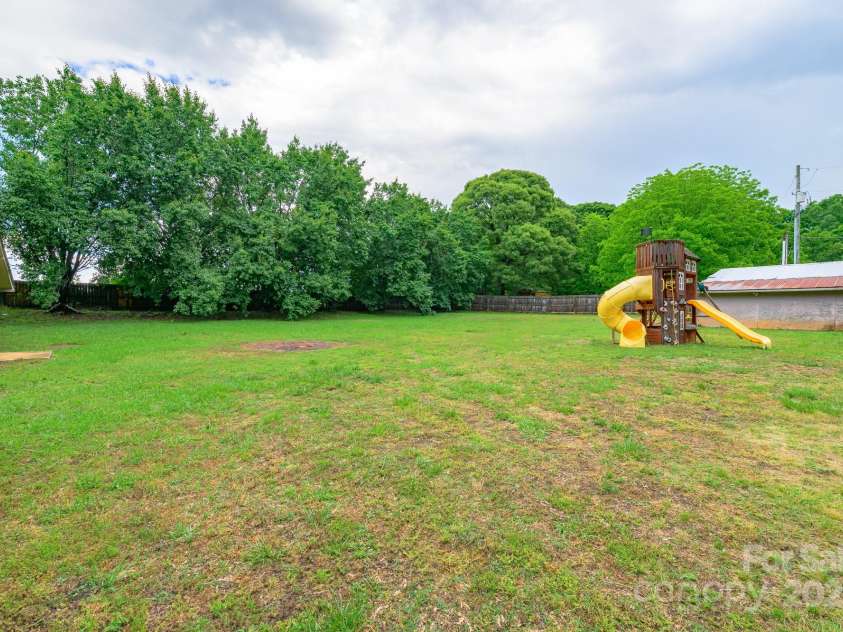 8282 Park Edwards Road, Kannapolis, NC 28081.  MLS# CAR4258697, YatesRealty ID 4871. 