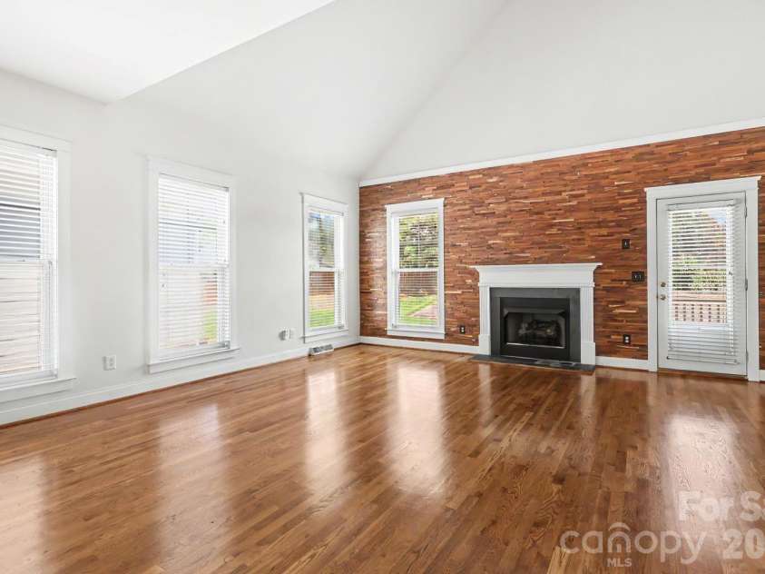 3044 Parker Green Trail, Charlotte, NC 28269.  MLS# CAR4393794, YatesRealty ID 48710. 