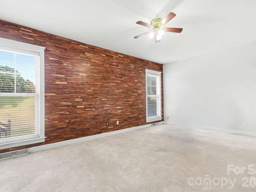 3044 Parker Green Trail, Charlotte, NC 28269.  MLS# CAR4393794, YatesRealty ID 48710. 