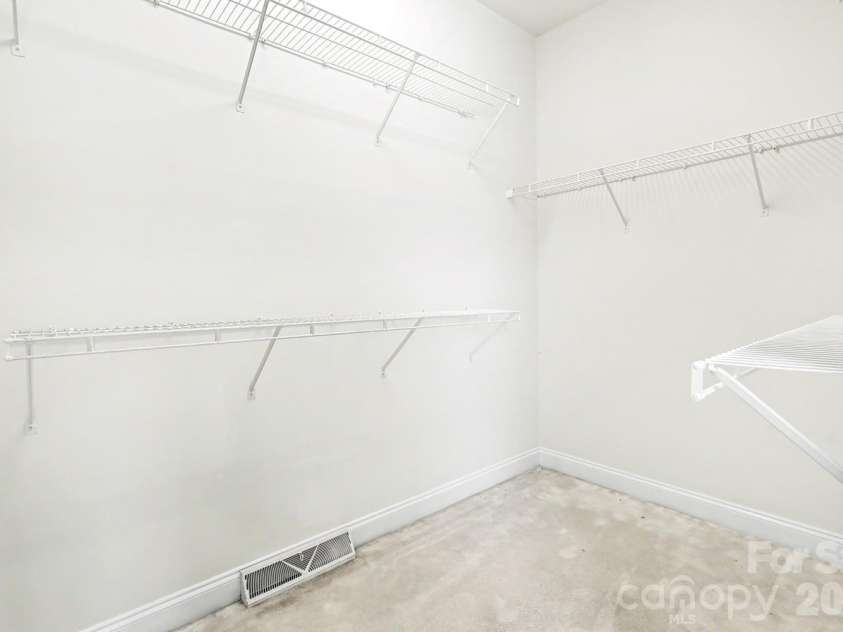 3044 Parker Green Trail, Charlotte, NC 28269.  MLS# CAR4393794, YatesRealty ID 48710. 