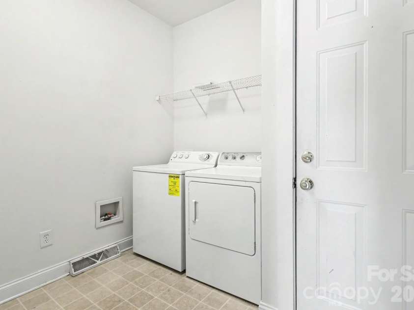 3044 Parker Green Trail, Charlotte, NC 28269.  MLS# CAR4393794, YatesRealty ID 48710. 