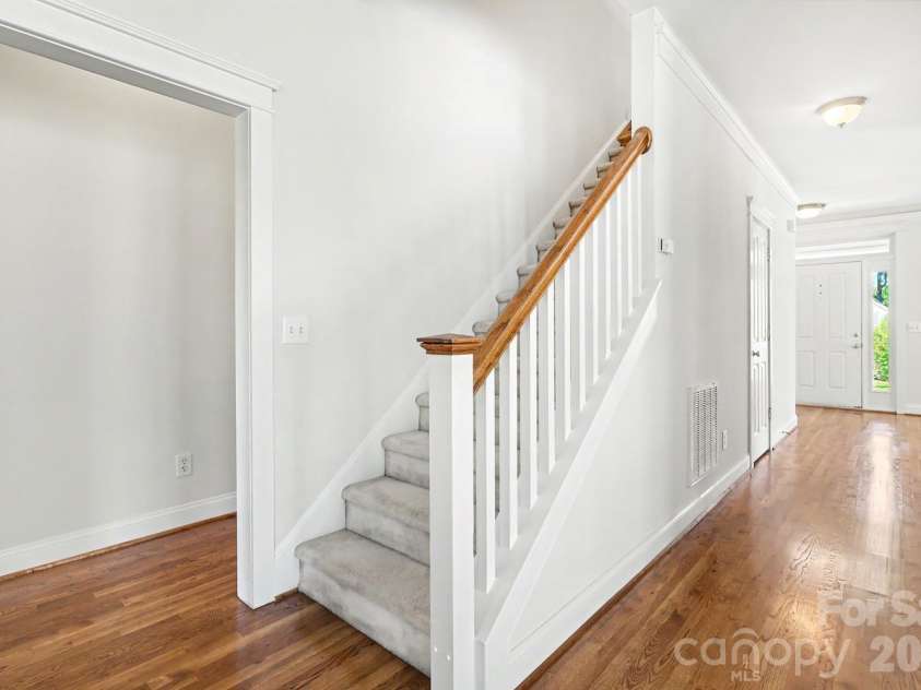 3044 Parker Green Trail, Charlotte, NC 28269.  MLS# CAR4393794, YatesRealty ID 48710. 
