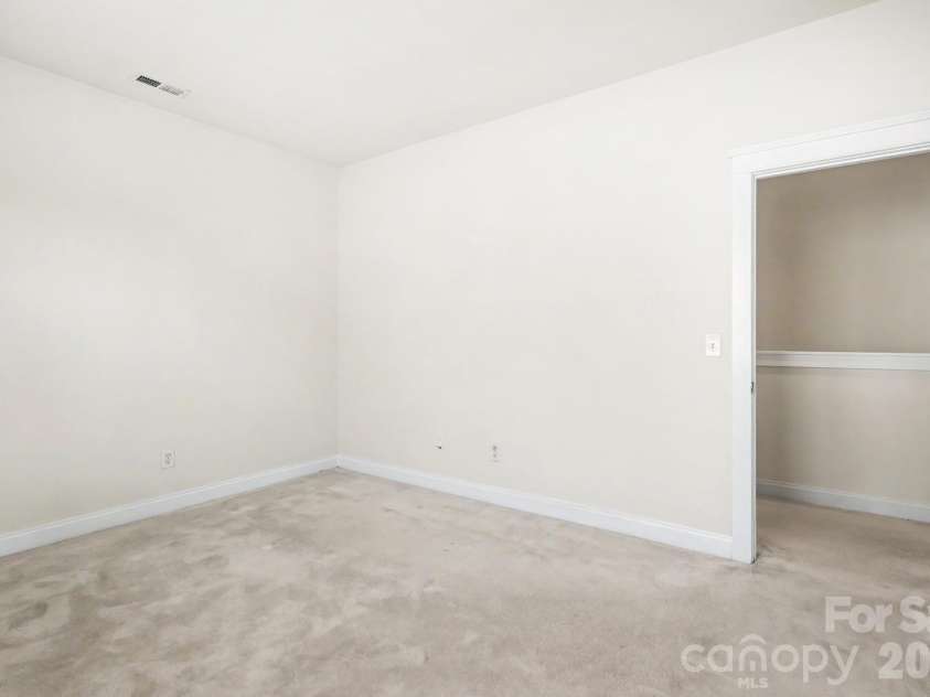 3044 Parker Green Trail, Charlotte, NC 28269.  MLS# CAR4393794, YatesRealty ID 48710. 