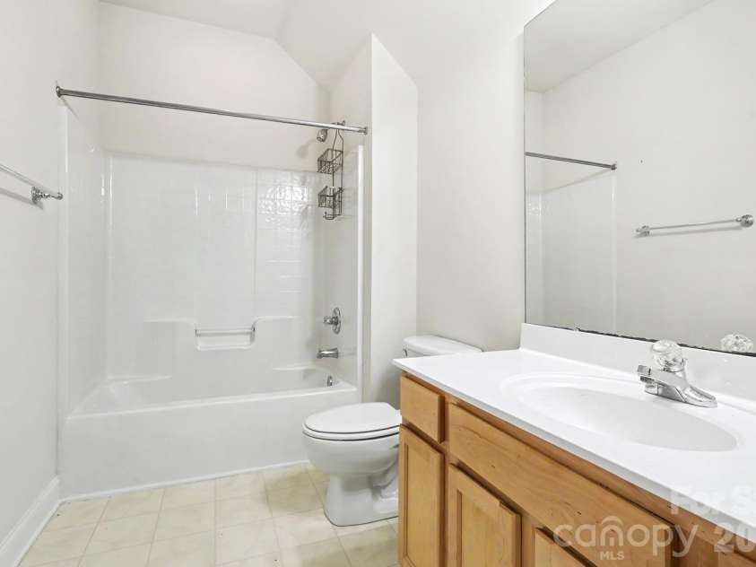 3044 Parker Green Trail, Charlotte, NC 28269.  MLS# CAR4393794, YatesRealty ID 48710. 