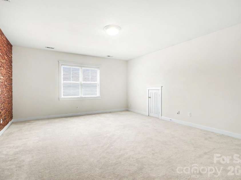 3044 Parker Green Trail, Charlotte, NC 28269.  MLS# CAR4393794, YatesRealty ID 48710. 