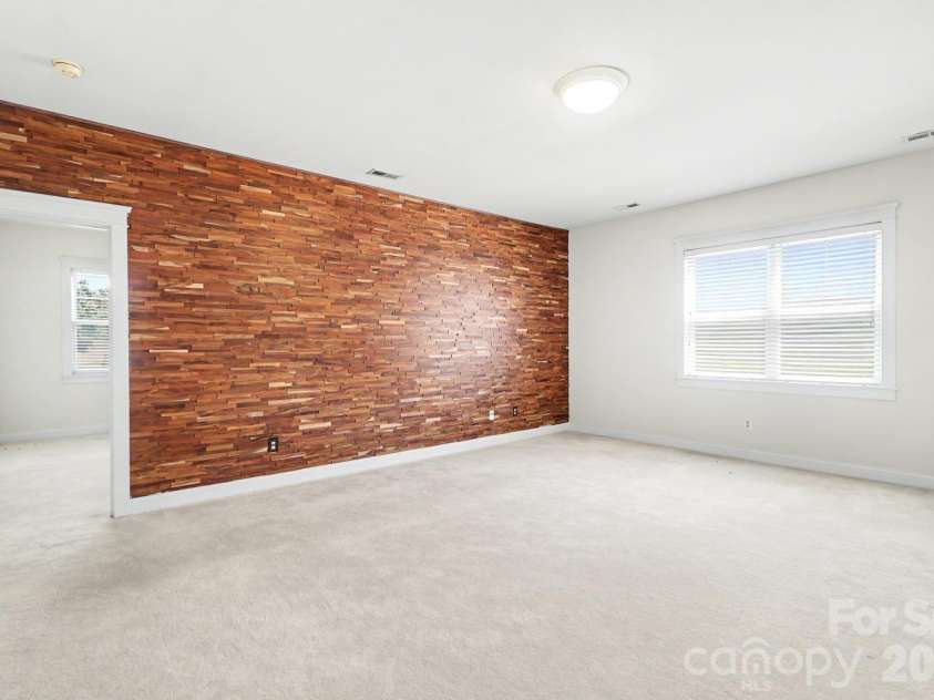 3044 Parker Green Trail, Charlotte, NC 28269.  MLS# CAR4393794, YatesRealty ID 48710. 