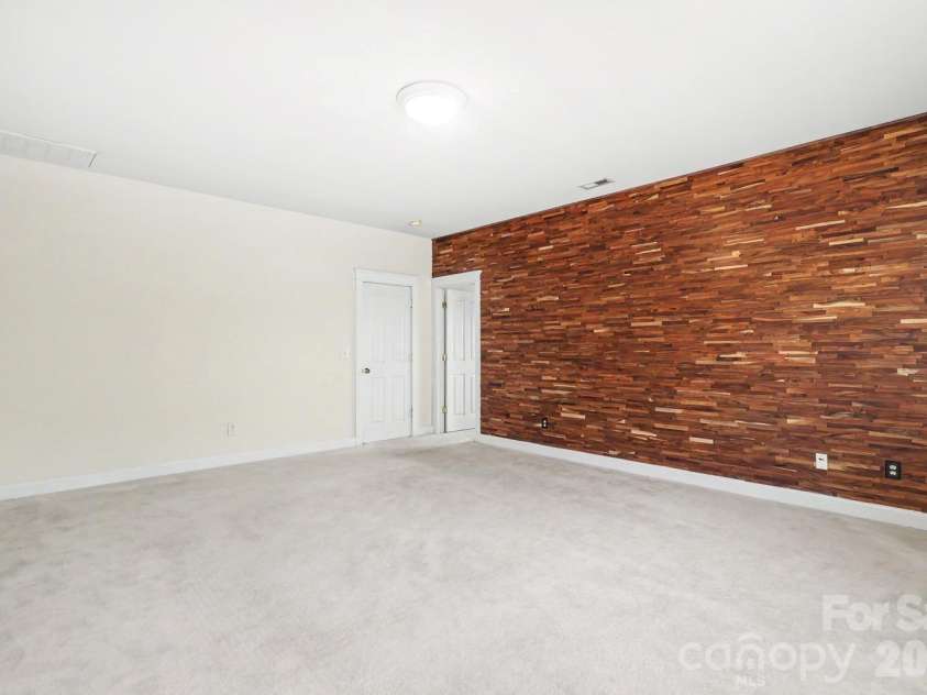 3044 Parker Green Trail, Charlotte, NC 28269.  MLS# CAR4393794, YatesRealty ID 48710. 