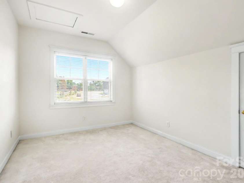 3044 Parker Green Trail, Charlotte, NC 28269.  MLS# CAR4393794, YatesRealty ID 48710. 