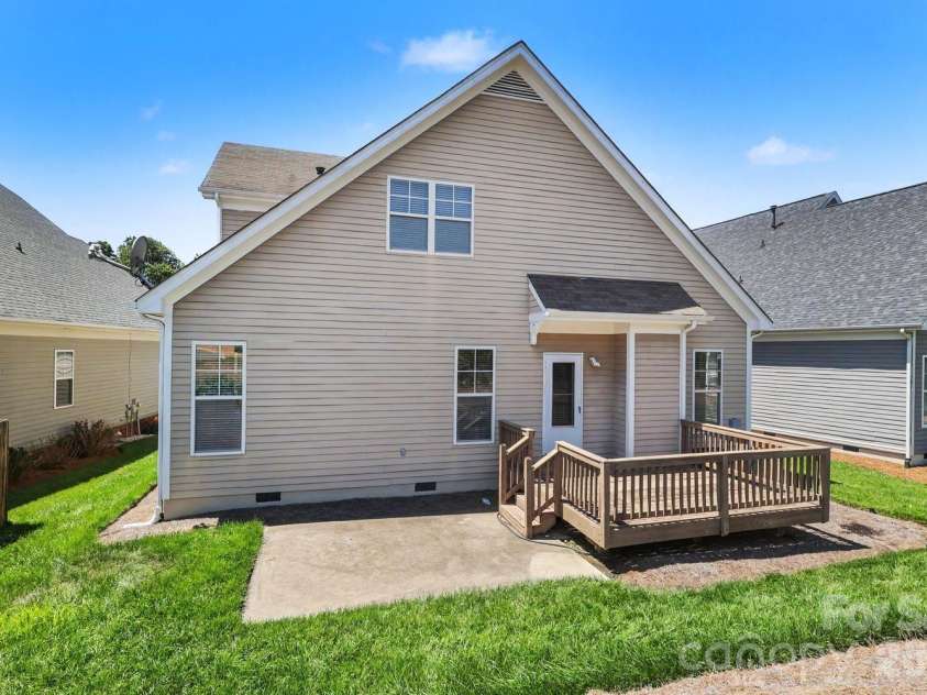3044 Parker Green Trail, Charlotte, NC 28269.  MLS# CAR4393794, YatesRealty ID 48710. 