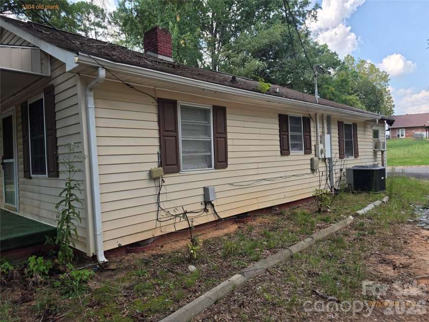 1304 Old Plank Road, Salisbury, NC 28144.  MLS# CAR4421583, YatesRealty ID 48711. 