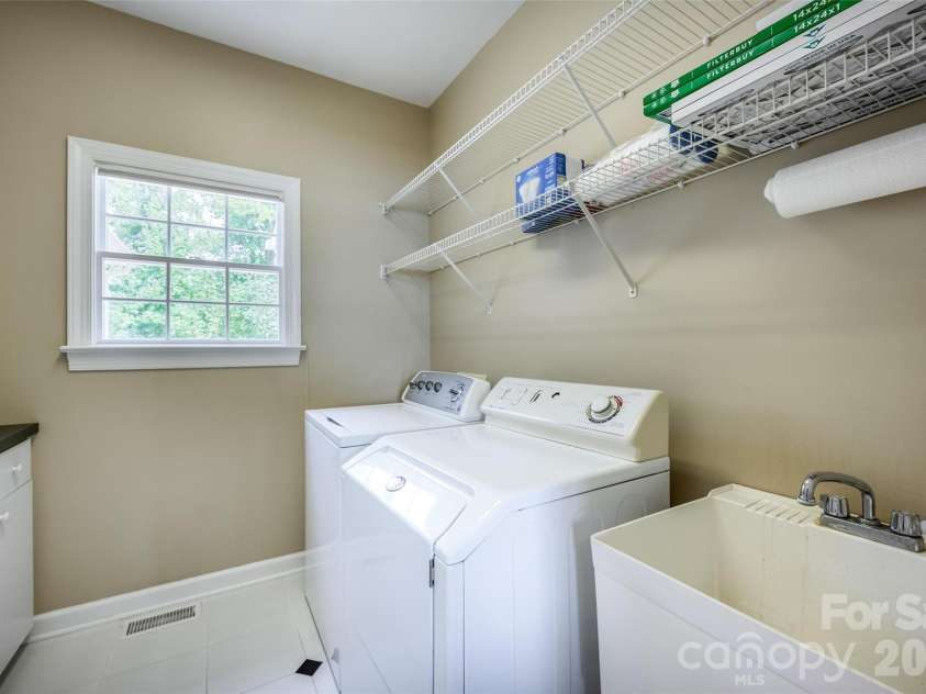 111 Leesburg Lane, Troutman, NC 28166.  MLS# CAR4420159, YatesRealty ID 48712. 