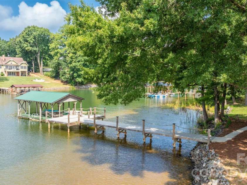 111 Leesburg Lane, Troutman, NC 28166.  MLS# CAR4420159, YatesRealty ID 48712. 
