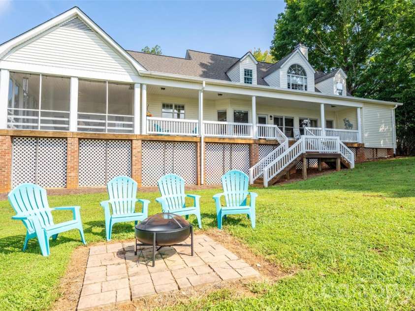 111 Leesburg Lane, Troutman, NC 28166.  MLS# CAR4420159, YatesRealty ID 48712. 