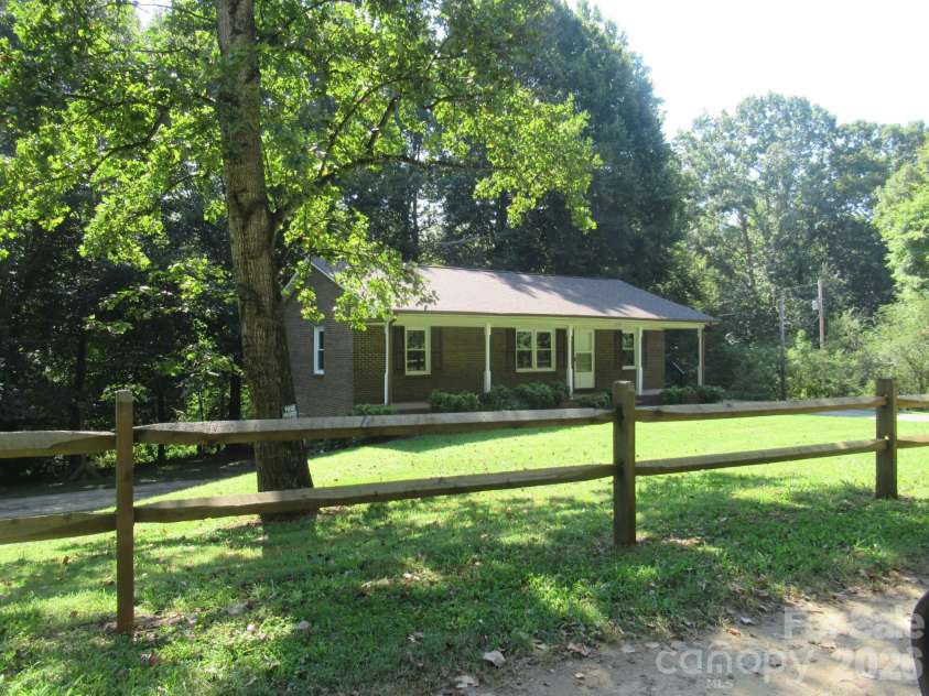 1809 Industrial Park Road, Lincolnton, NC 28092.  MLS# CAR4420946, YatesRealty ID 48713. Front Left View