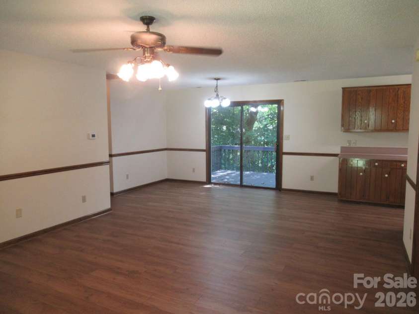 1809 Industrial Park Road, Lincolnton, NC 28092.  MLS# CAR4420946, YatesRealty ID 48713. Great Room