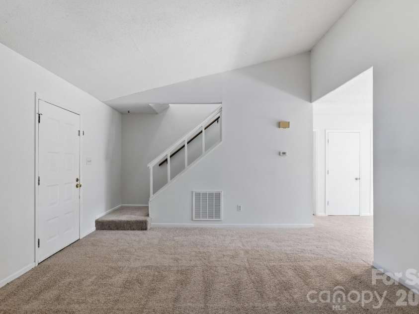 5300 Rolling Oak Lane, Charlotte, NC 28227.  MLS# CAR4415620, YatesRealty ID 48714. 
