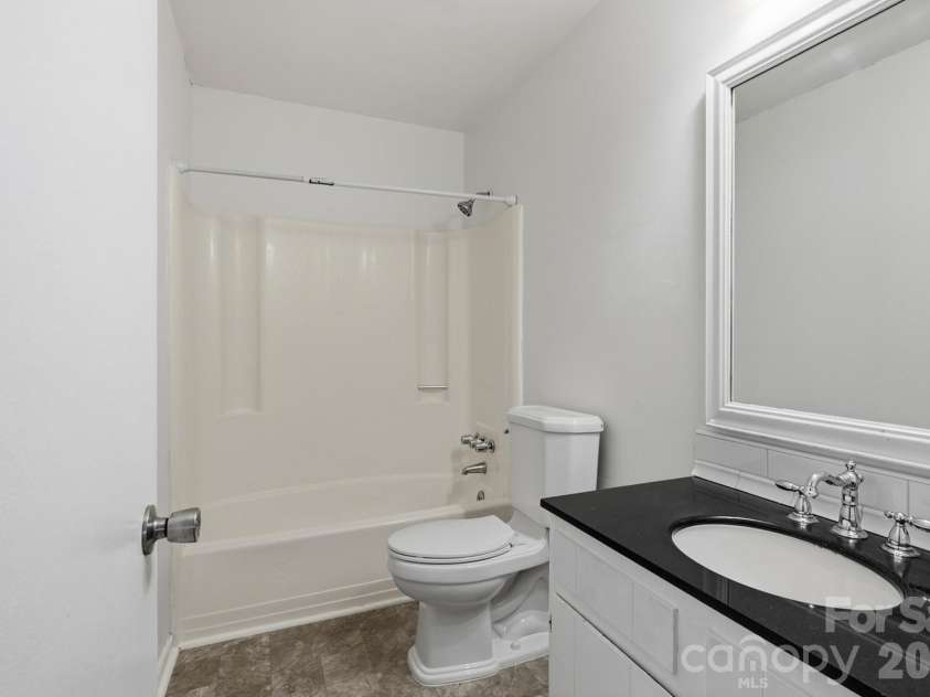 5300 Rolling Oak Lane, Charlotte, NC 28227.  MLS# CAR4415620, YatesRealty ID 48714. 