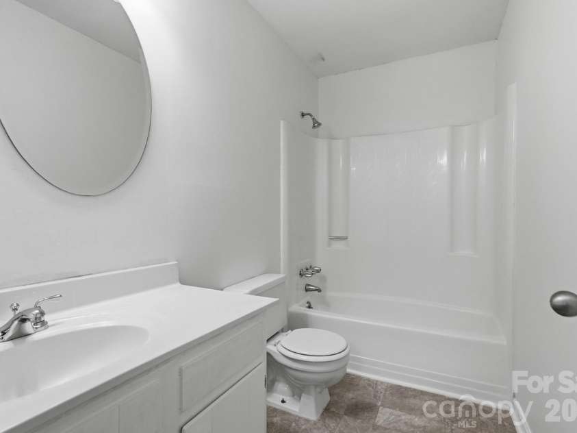 5300 Rolling Oak Lane, Charlotte, NC 28227.  MLS# CAR4415620, YatesRealty ID 48714. 