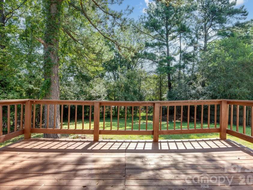 5300 Rolling Oak Lane, Charlotte, NC 28227.  MLS# CAR4415620, YatesRealty ID 48714. 