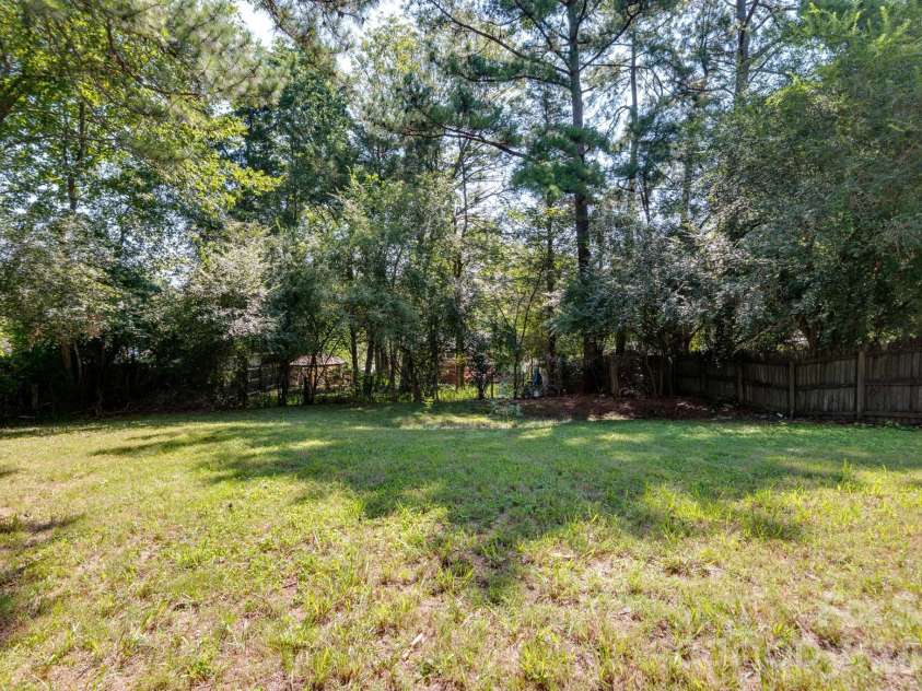 5300 Rolling Oak Lane, Charlotte, NC 28227.  MLS# CAR4415620, YatesRealty ID 48714. 