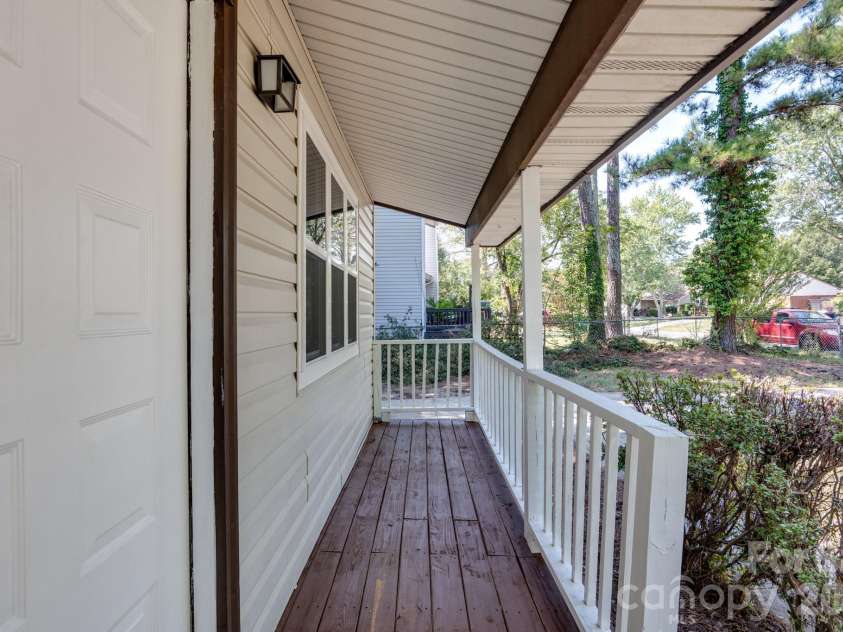 5300 Rolling Oak Lane, Charlotte, NC 28227.  MLS# CAR4415620, YatesRealty ID 48714. 