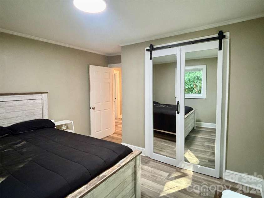 6622 Mountain Grove Road, Hickory, NC 28602.  MLS# CAR4421600, YatesRealty ID 48719. Mirrored Barn Doors