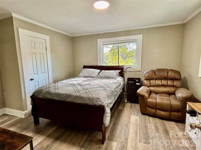 6622 Mountain Grove Road, Hickory, NC 28602.  MLS# CAR4421600, YatesRealty ID 48719. Primary Bedroom