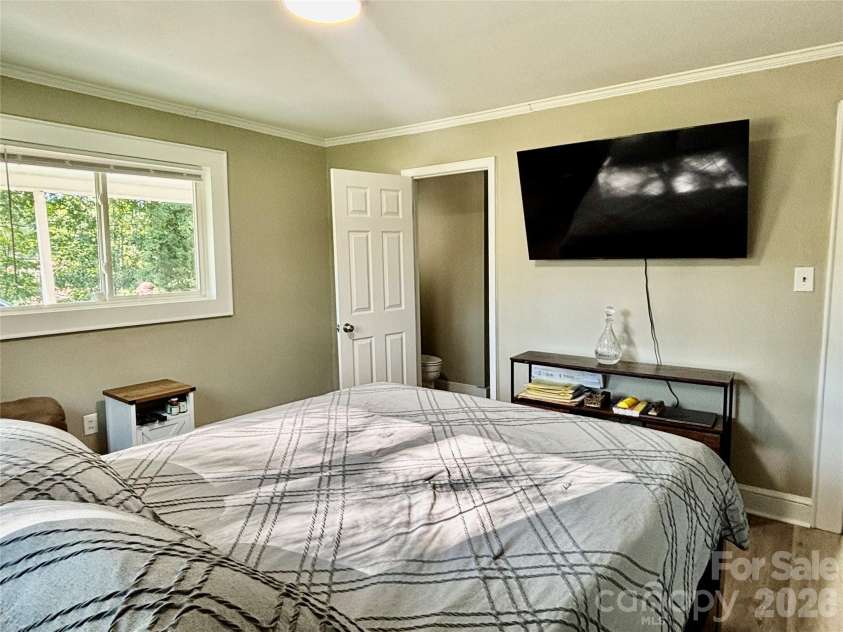 6622 Mountain Grove Road, Hickory, NC 28602.  MLS# CAR4421600, YatesRealty ID 48719. Primary Bedroom