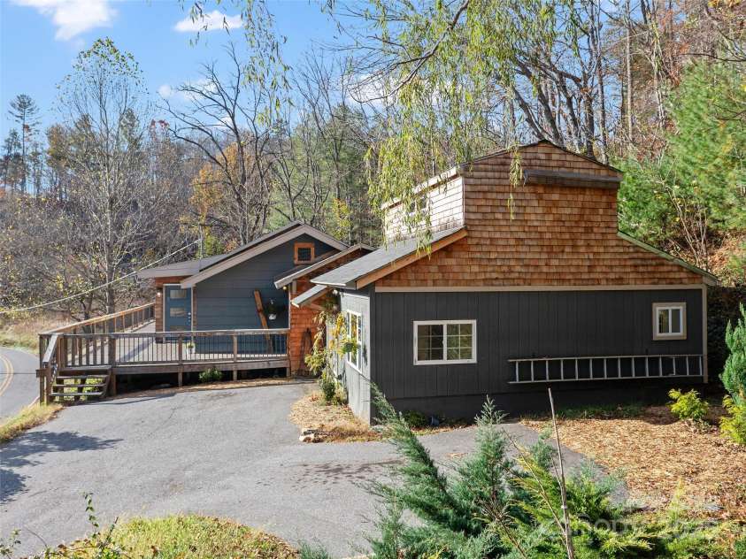 3477 Cane Creek Road, Bakersville, NC 28705.  MLS# CAR4317268, YatesRealty ID 4872. 